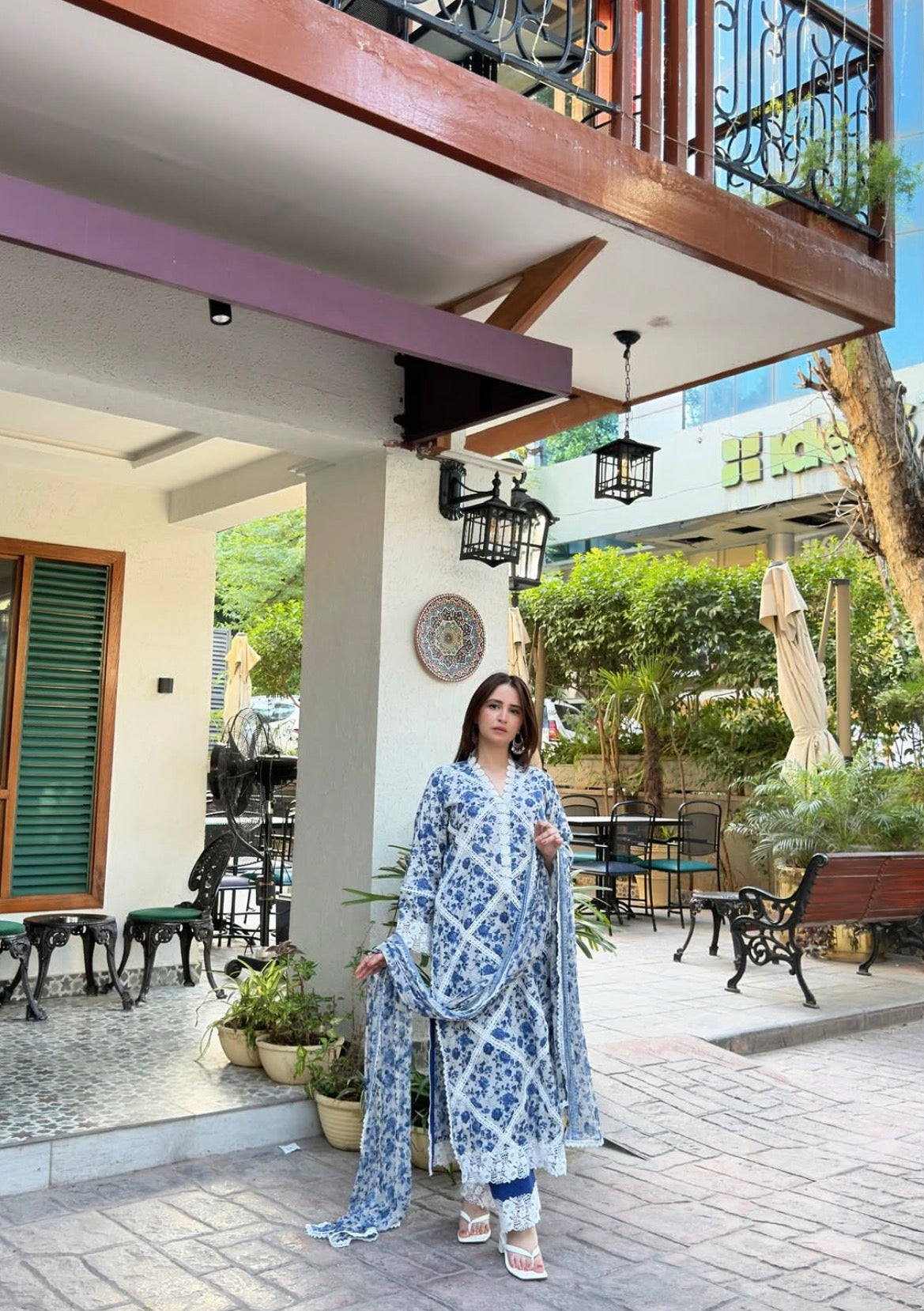Blue Lawn 3 PCs Suit