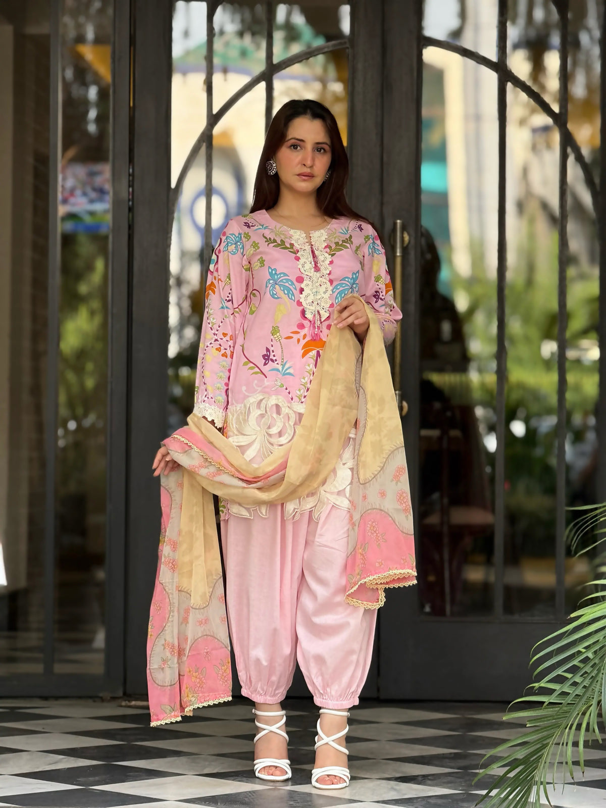 Melon by Anam – Soft Pink Luxury Lawn 3PC Suit