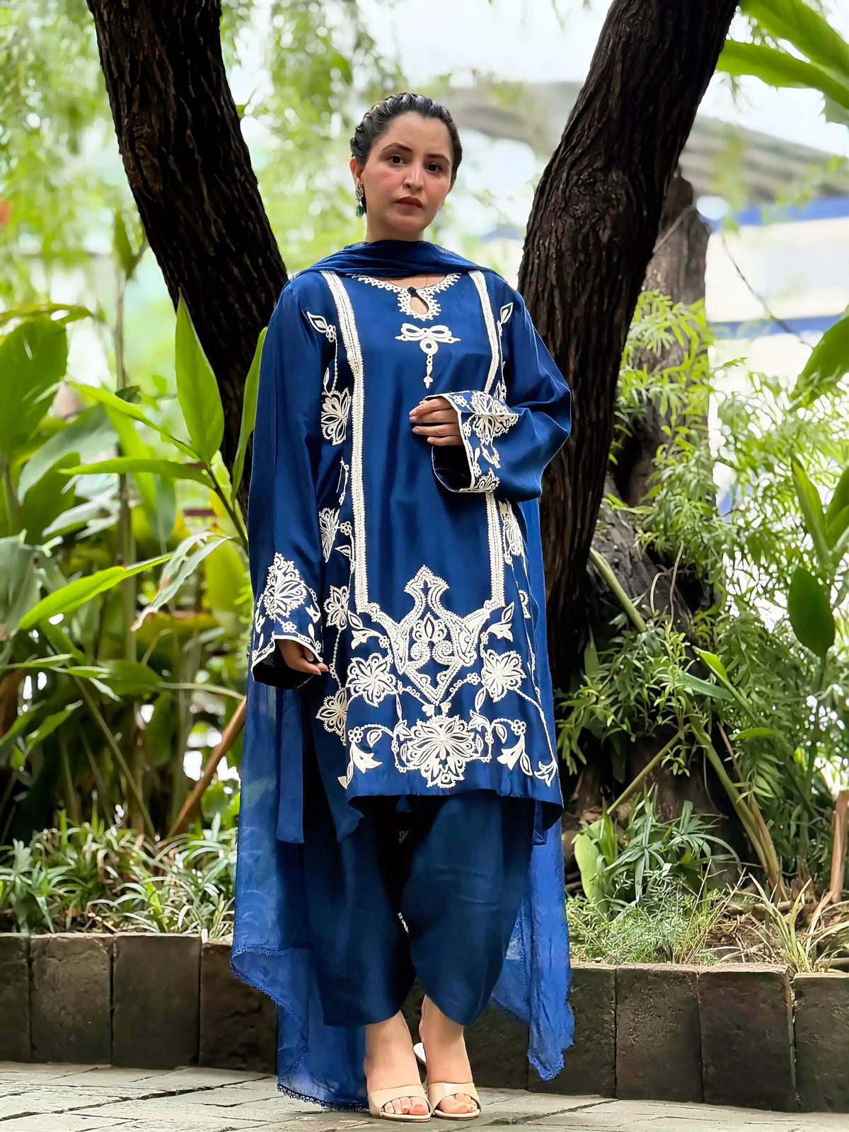 Melon by Anam – Elegant Embroidered 3PC Stitched Suit